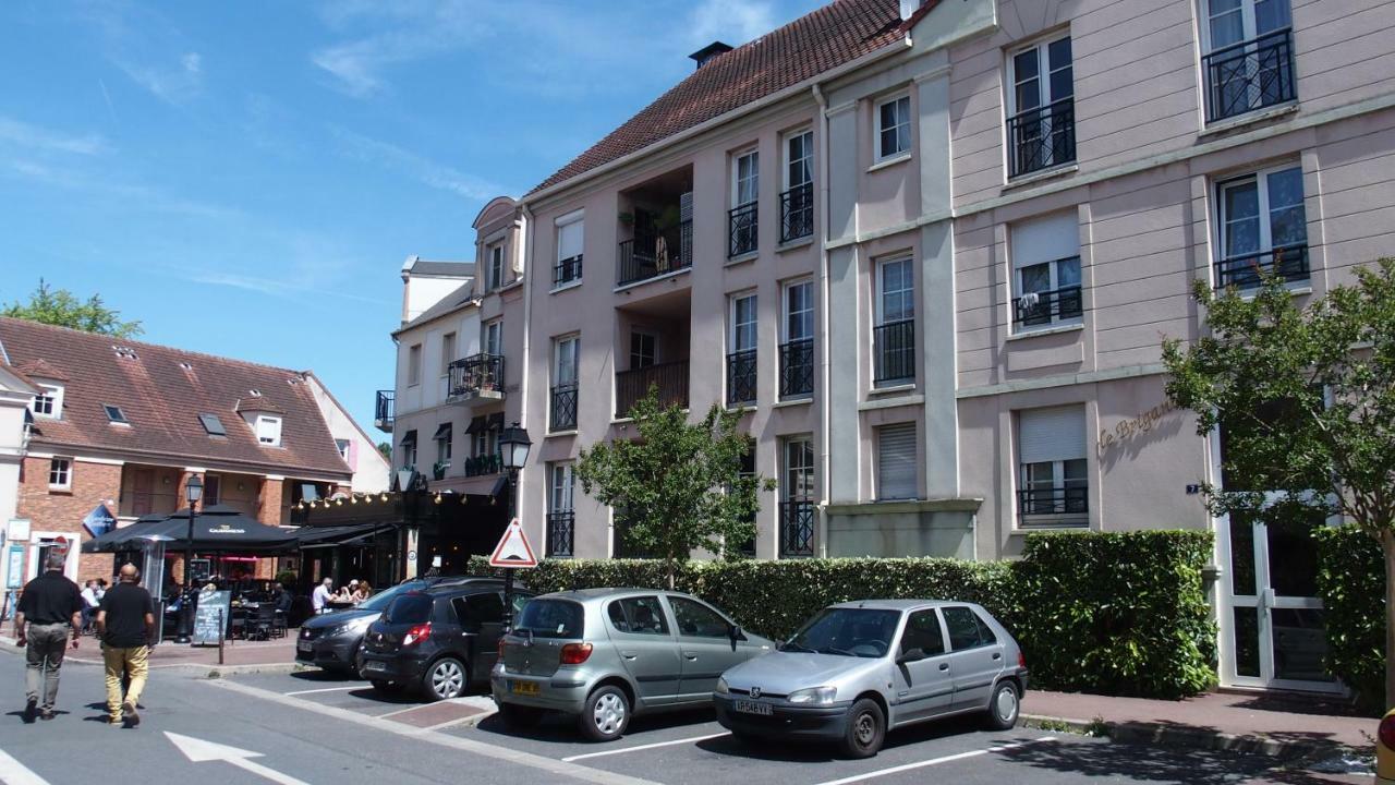 Studio Port Cergy Exterior foto